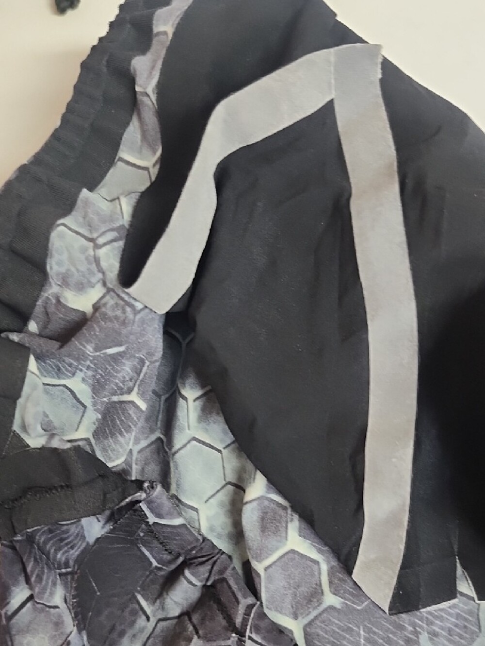 TYR Avictor 30 Black Hex-Pattern Tech Suit - Picture 4 of 5